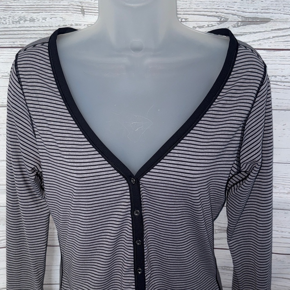 Lululemon Striped V-Neck Button Front Top in Black and Light Gray Size 6
